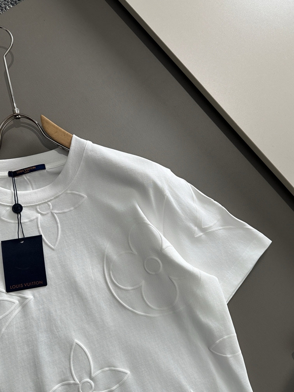 ブランドTシャツ側面デザイン